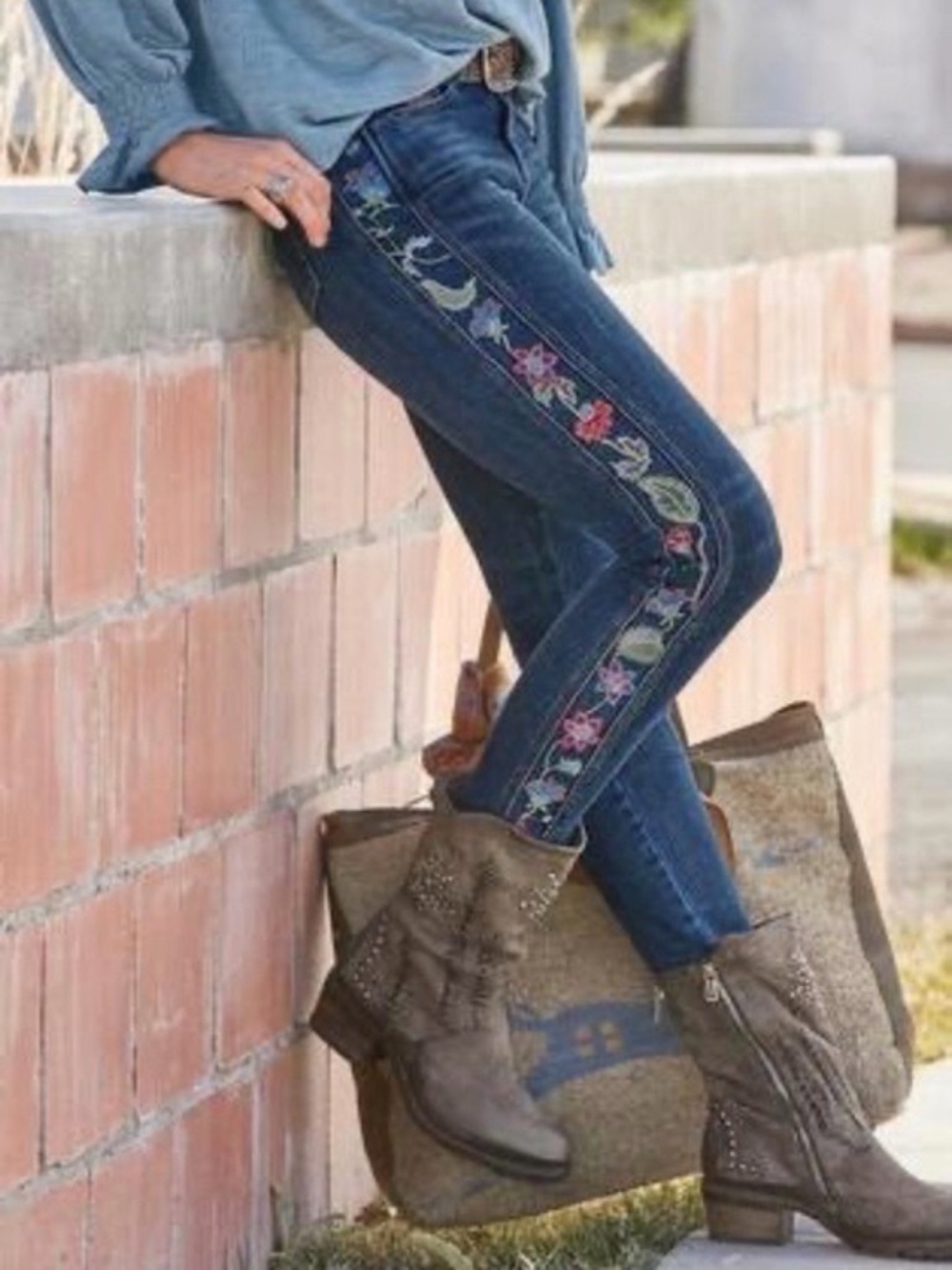 Primrose Fit SUNDANCE Floral Embroidered Slim Skinny Blue Jeans 29